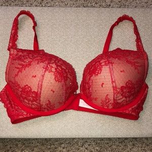 Victoria’s Secret push-up bra